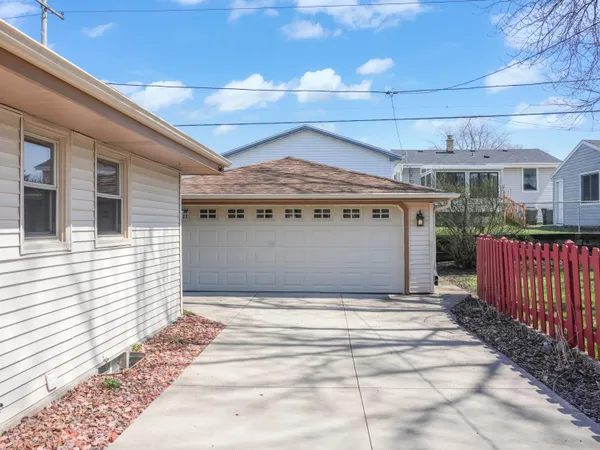 $365,000 | 4224 South 91st Street, Greenfield, WI 53228