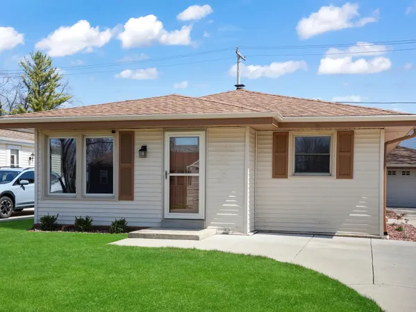 $365,000 | 4224 South 91st Street, Greenfield, WI 53228