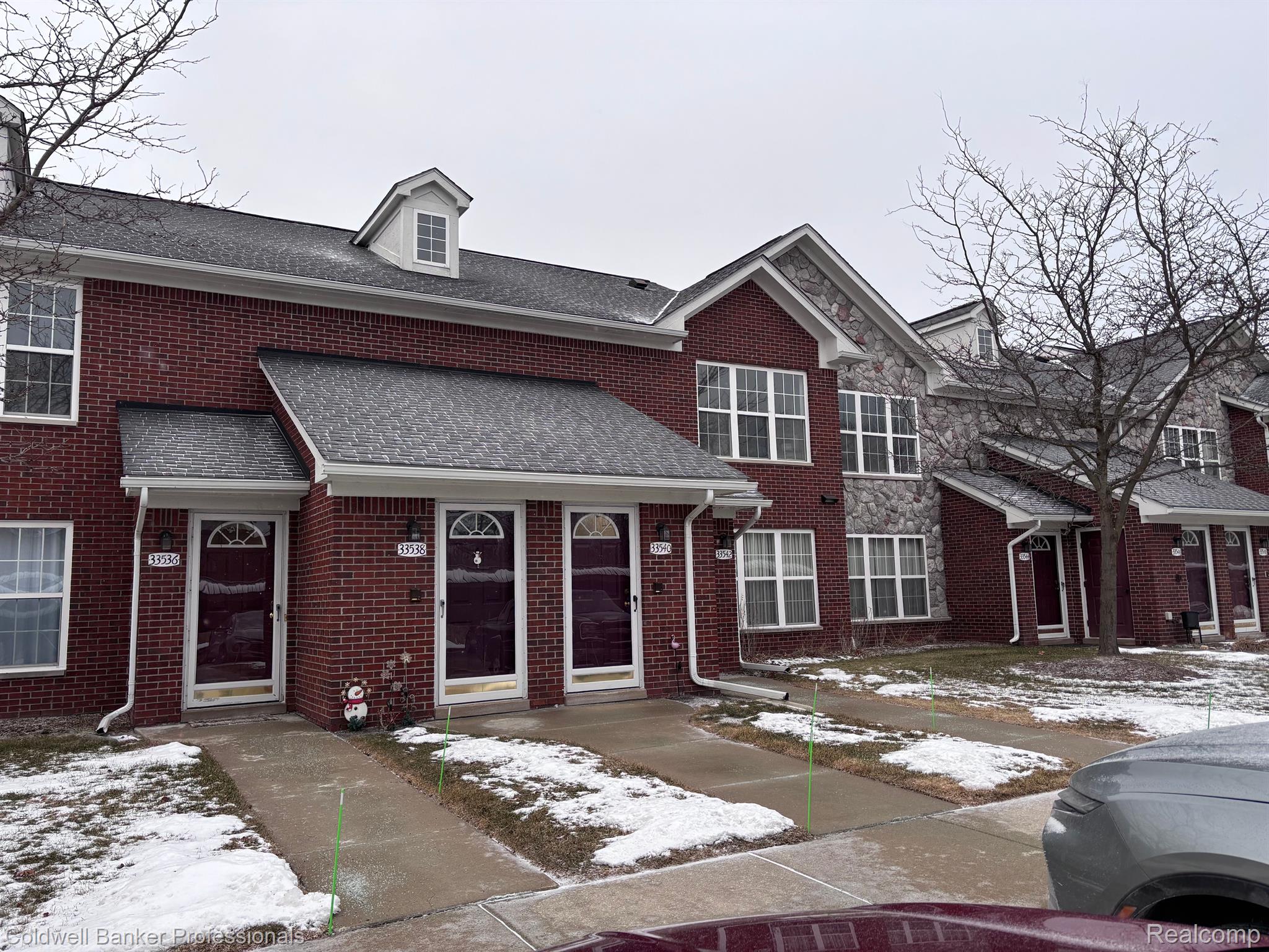 33540 Utica Road, Unit 13 Fraser, MI 48026 - Photo 1 of 20 Front of building and Entranc