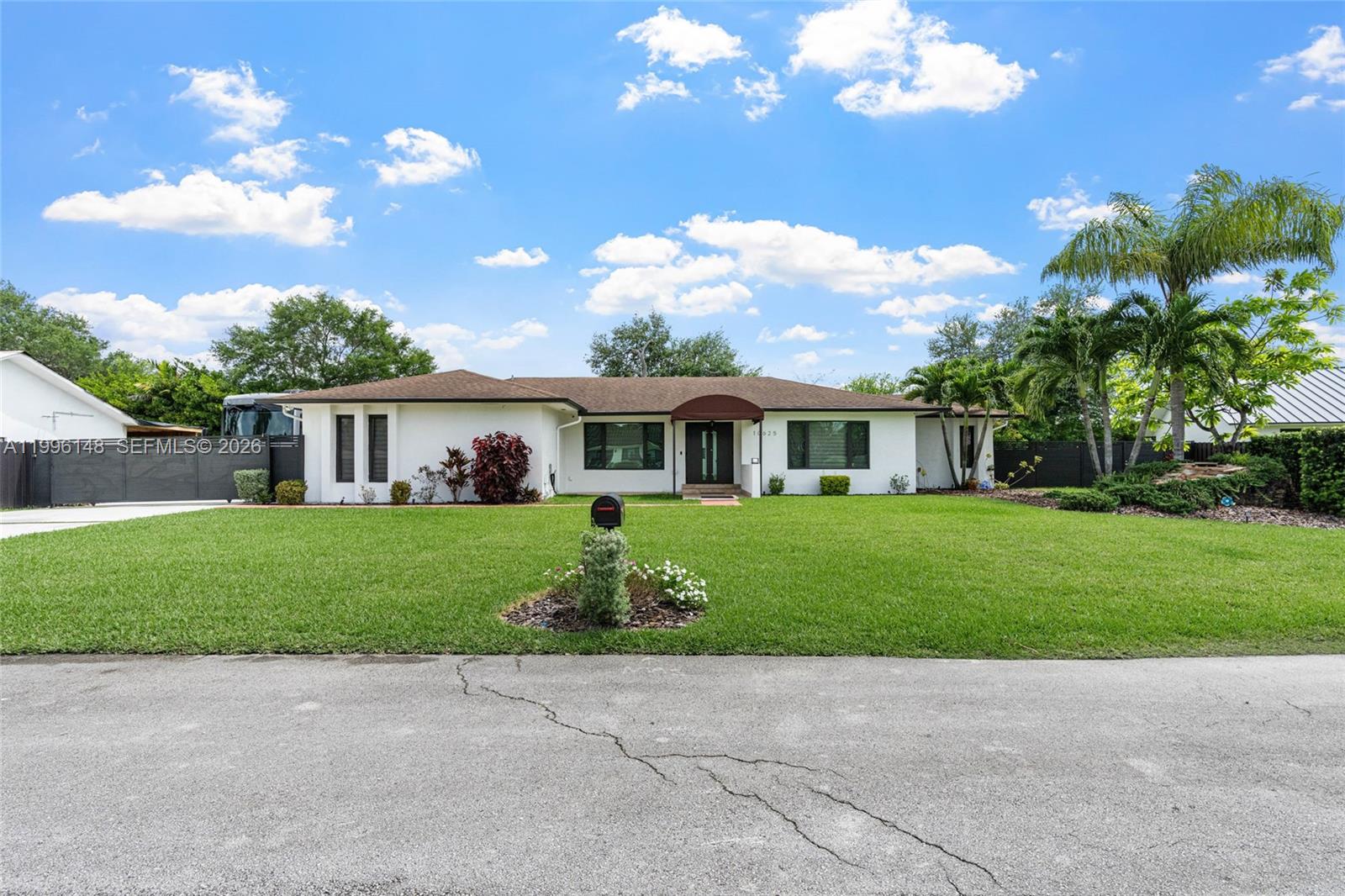 10625 Southwest 79th Place Miami, FL 33156 - Photo 3 of 40