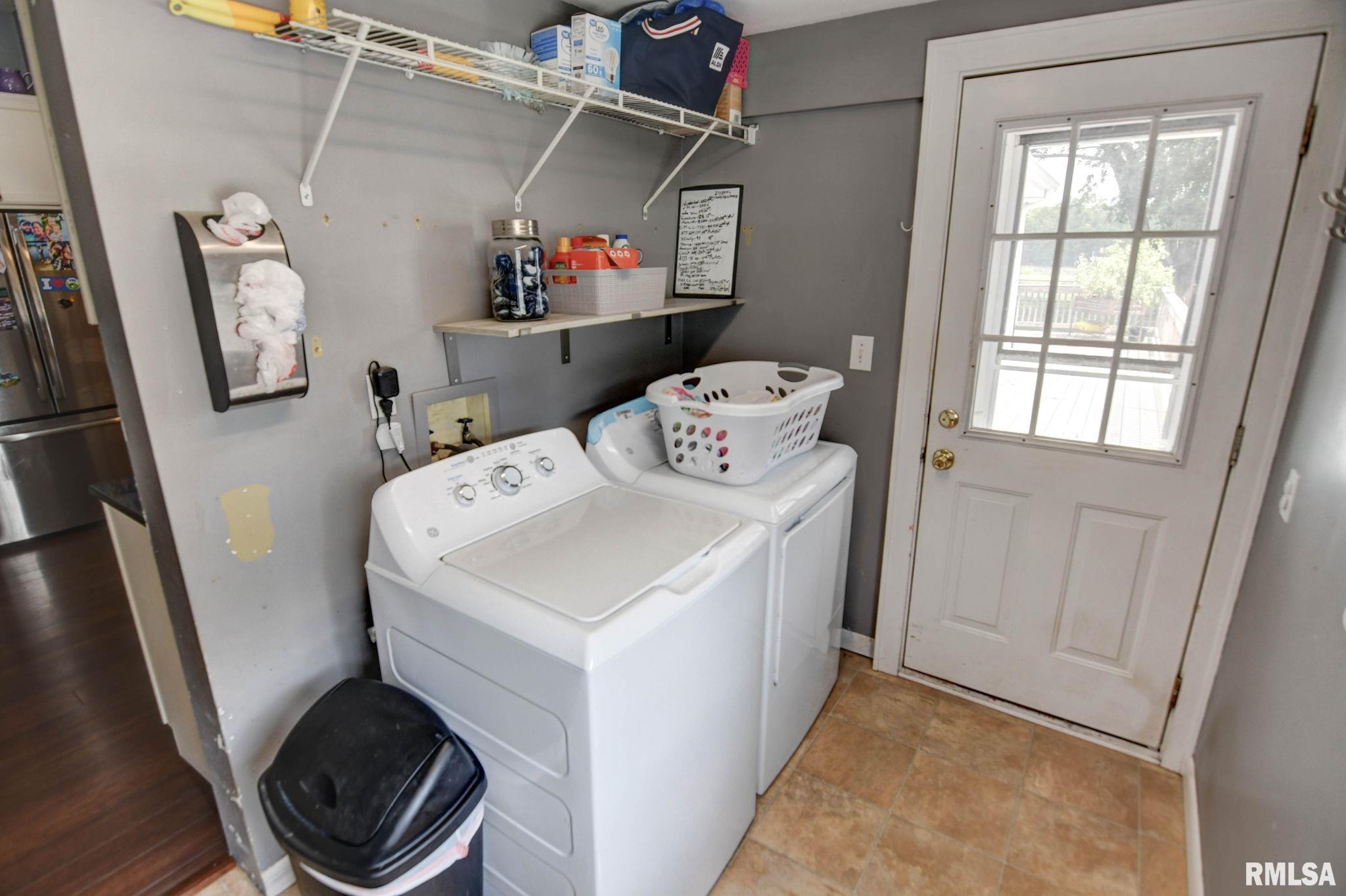 6072 Iron Bridge Road Chatham, IL 62629 - Photo 4 of 50