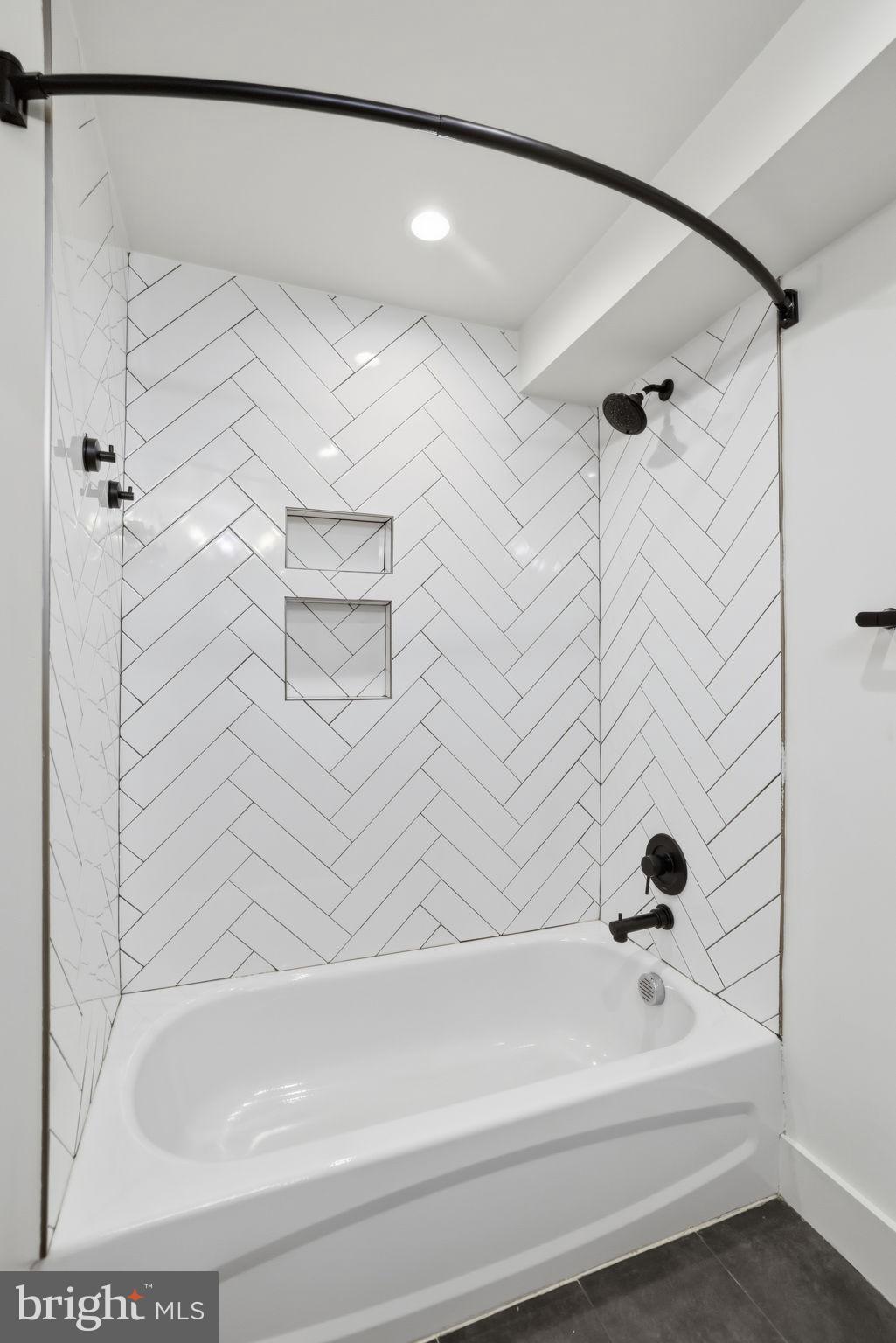 1510 North Capitol Street Northwest, Unit 101 Washington, DC 20002 - Photo 15 of 25 Full Bathroom