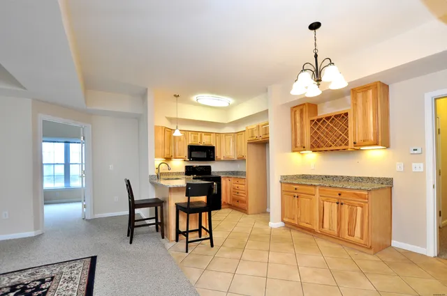 $294,000 | 214 Pine Hill Boulevard, Unit 214, Plymouth, CT 06782