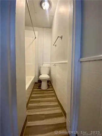 $1,600 | 15-17 Ridgewood Street, Unit 2, Waterbury, CT 06710