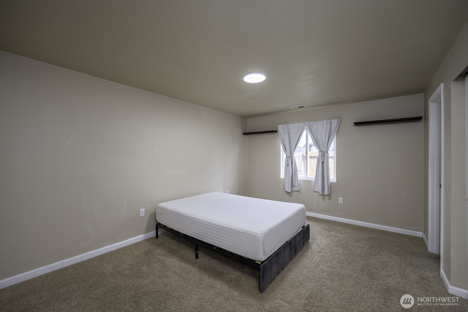 1401 South Hamilton Road Moses Lake, WA 98837 - Photo 25 of 38
