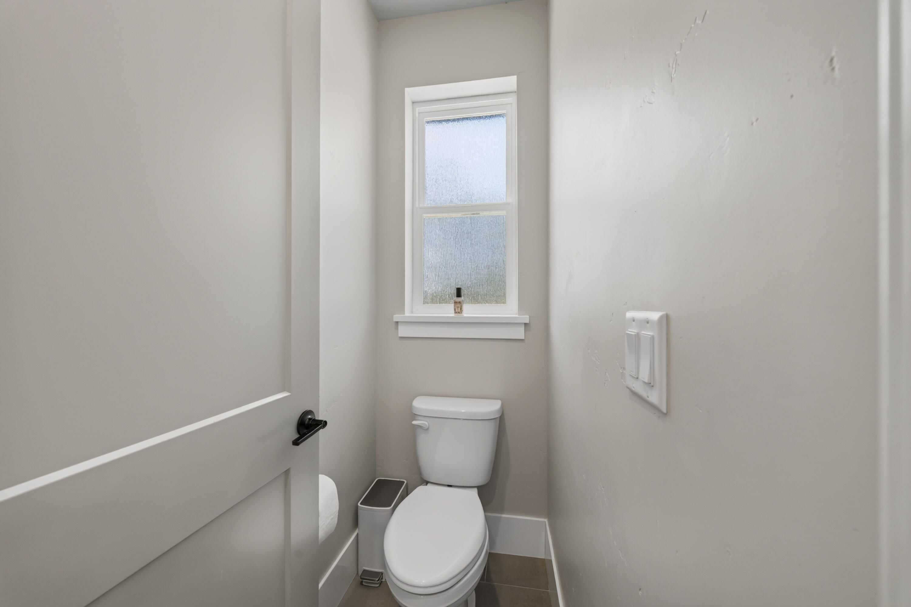 19720 Gas Point Road Cottonwood, CA 96022 - Photo 25 of 50 Primary Bathroom