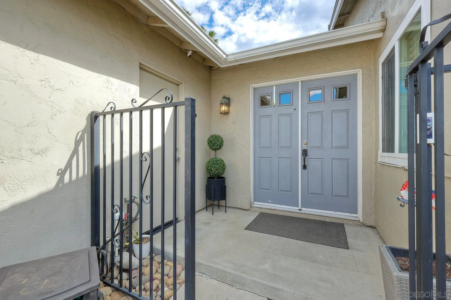 9945 Via Rita Santee, CA 92071 - Photo 4 of 34 Gallery Image 4