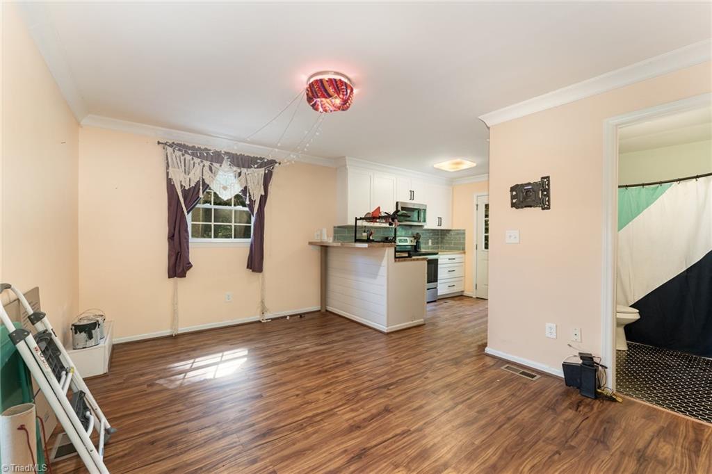 4660 Pine Hall Road Walkertown, NC 27051 - Photo 3 of 17 Gallery Image 3