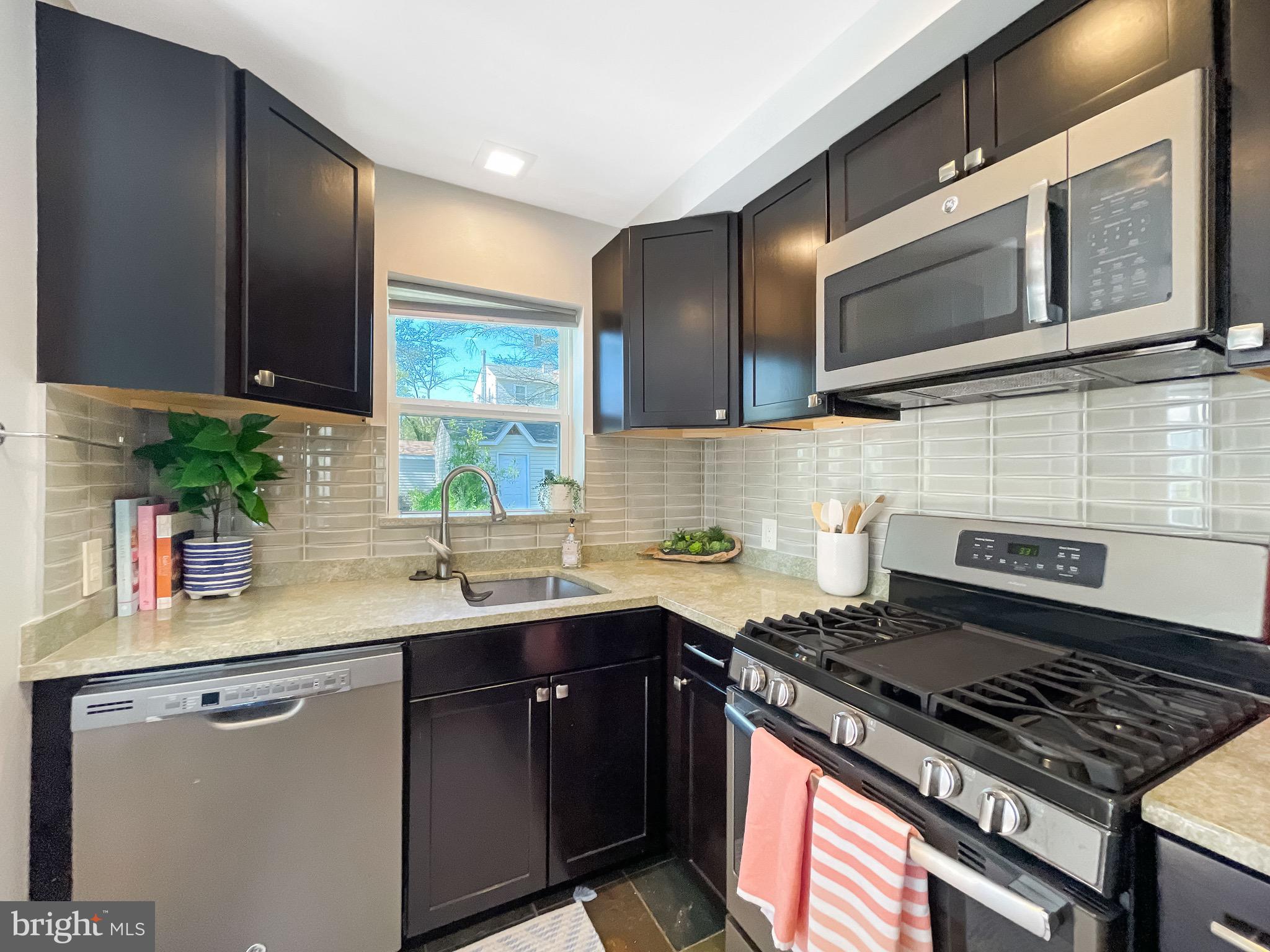 7210 Annapolis Road Hyattsville, MD 20784 - Photo 8 of 33