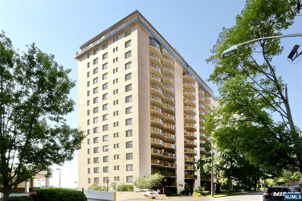 150 Overlook Avenue, Unit 7A Hackensack, NJ 07601 - Photo 5 of 40