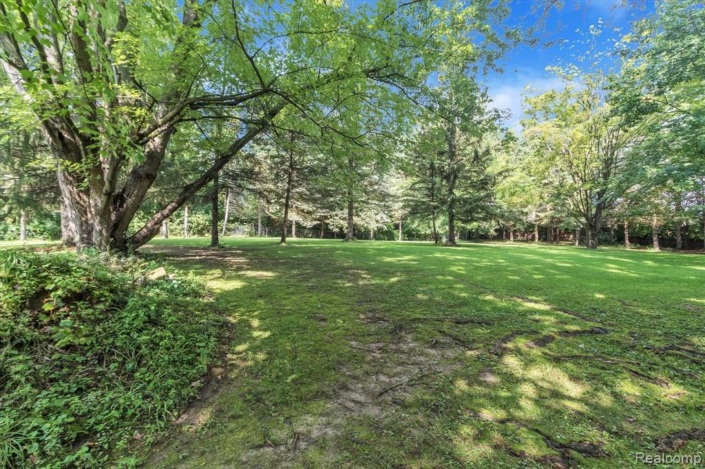28366 Rollcrest Road Farmington Hills, MI 48334 - Photo 40 of 53