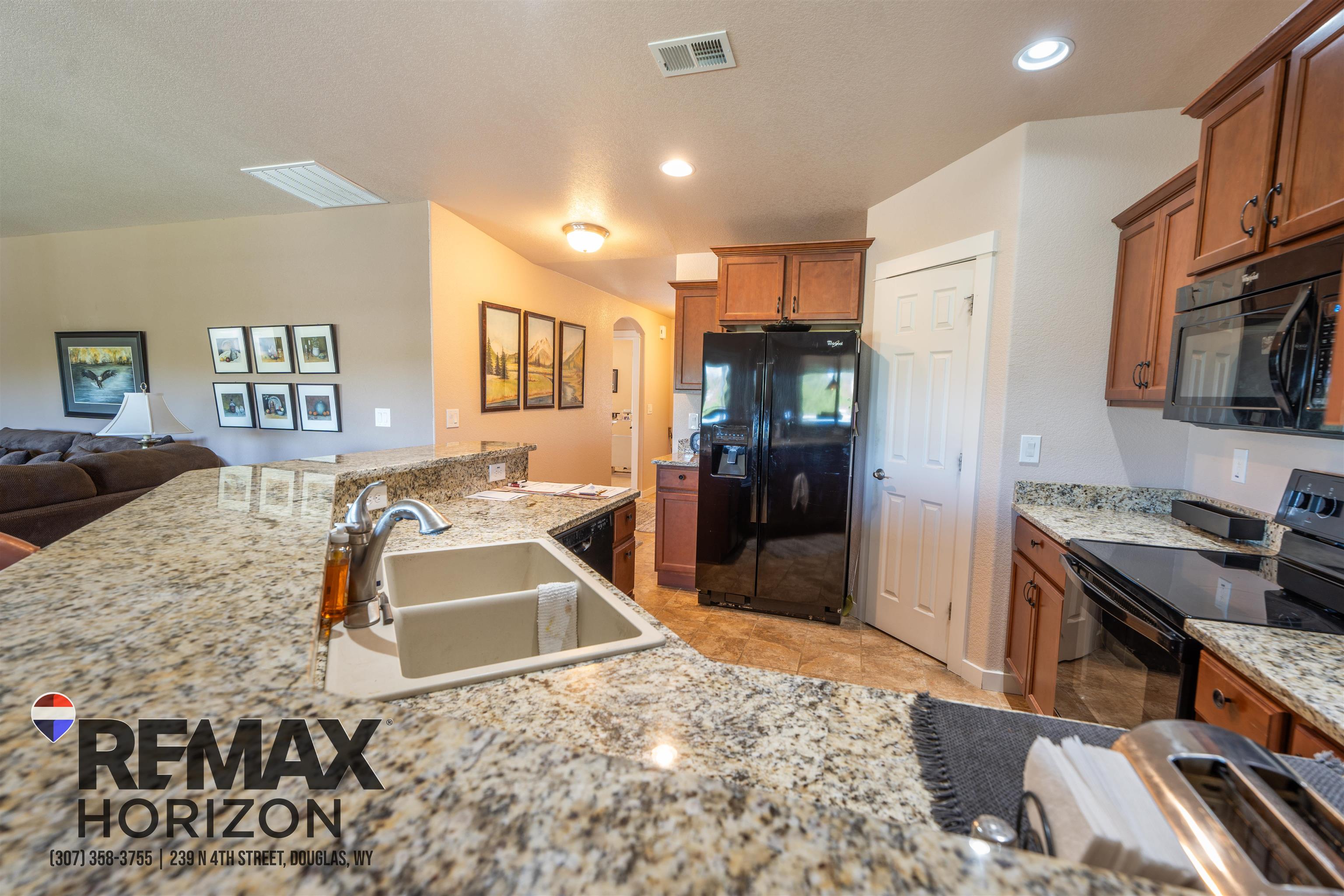 435 South Pearson Road Douglas, WY 82633 - Photo 4 of 33