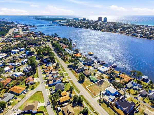 $179,900 | 6401 North Lagoon Drive, Panama City Beach, FL 32408