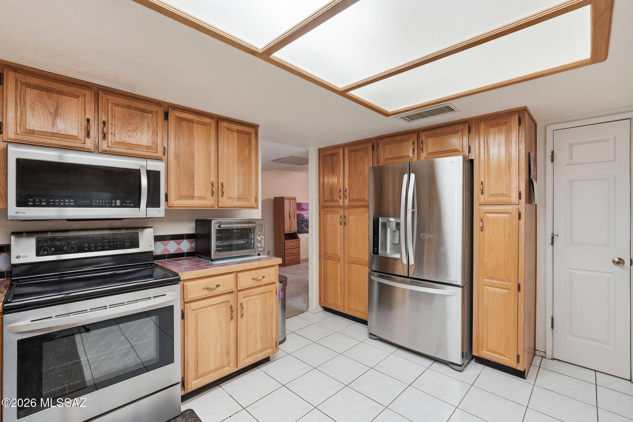 428 Camino Canoa Rio Rico, AZ 85648 - Photo 8 of 43 Kitchen