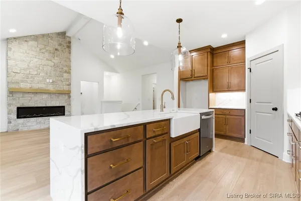 $649,000 | 707 Lillian Way, Jeffersonville, IN 47130