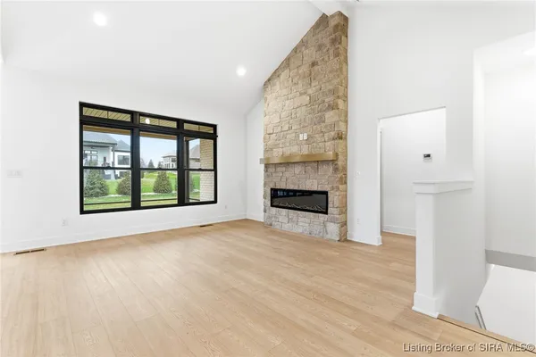 $649,000 | 707 Lillian Way, Jeffersonville, IN 47130