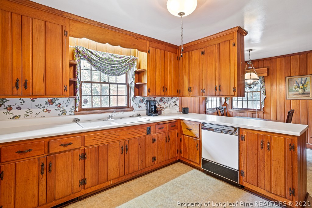518 Forest Road Fayetteville, NC 28305 - Photo 16 of 48 Gallery Image 16