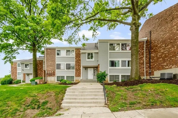 $182,500 | 10104 West 96th Street, Unit C, Overland Park, KS 66212