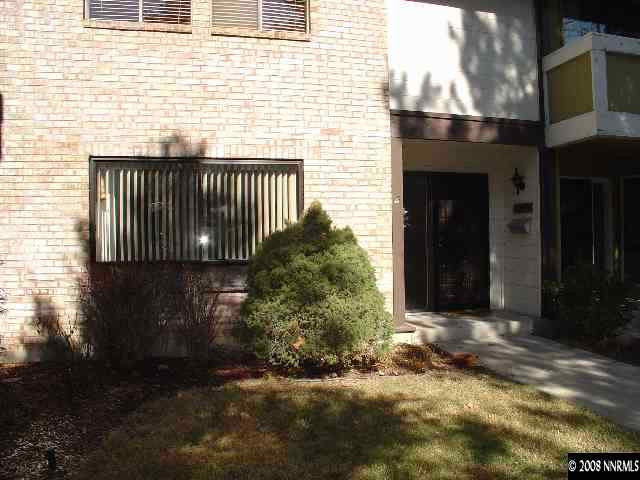 a view of entryway front of house
