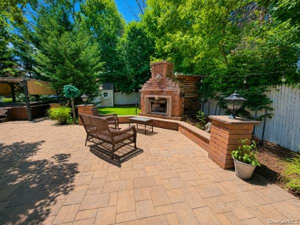 21 Kevin Road Commack, NY 11725 - Photo 4 of 21