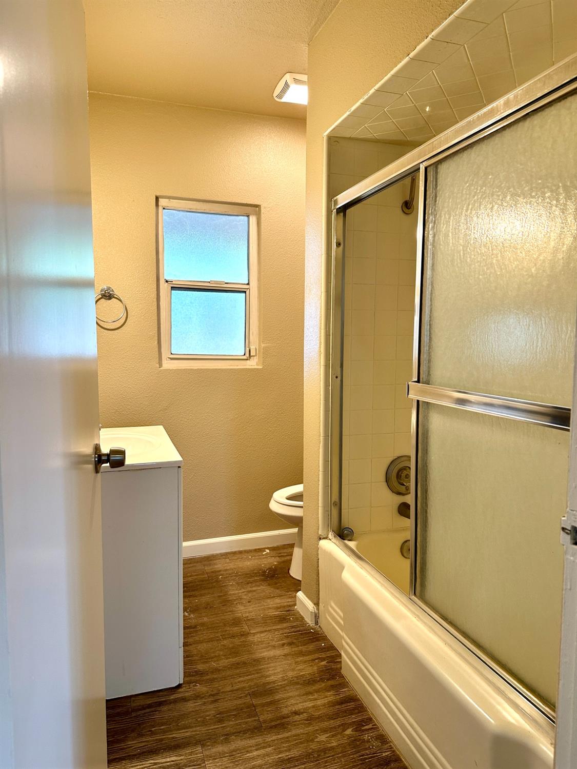 922 E Street Reedley, CA 93654 - Photo 12 of 24