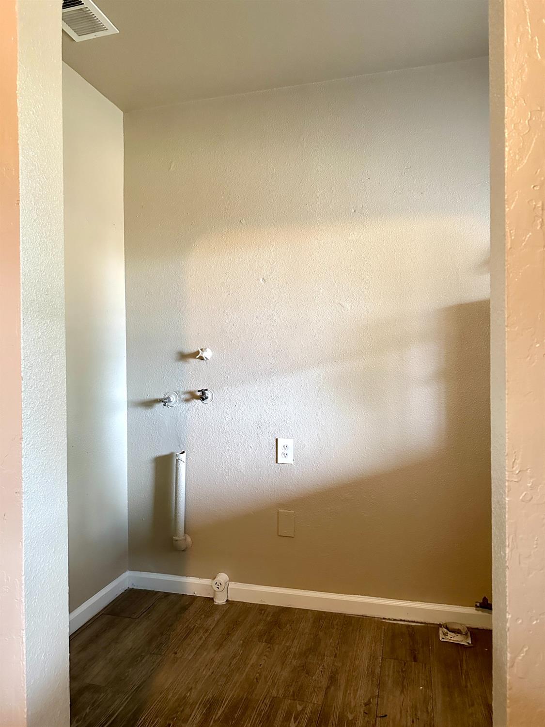 922 E Street Reedley, CA 93654 - Photo 13 of 24