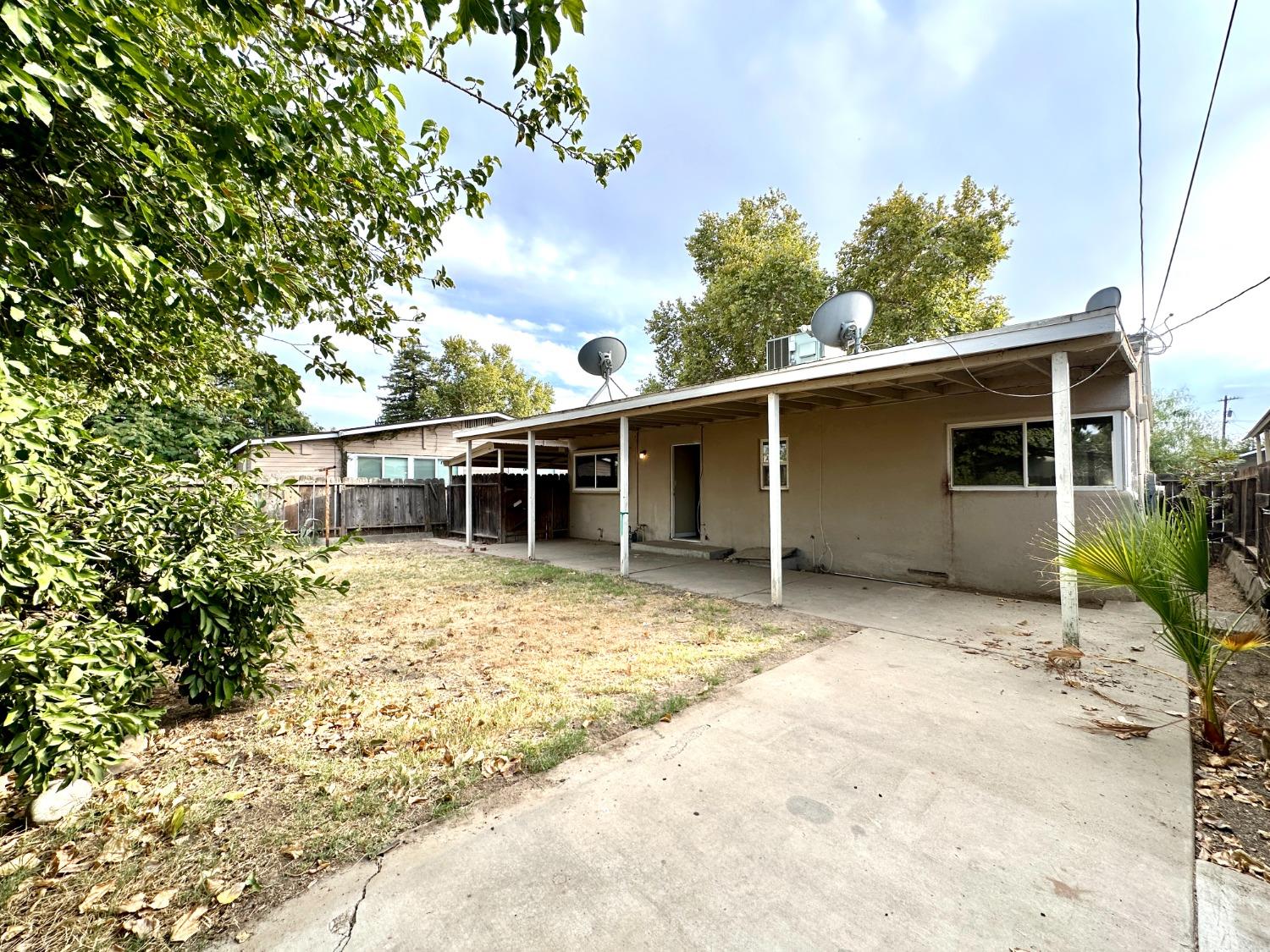 922 E Street Reedley, CA 93654 - Photo 14 of 24