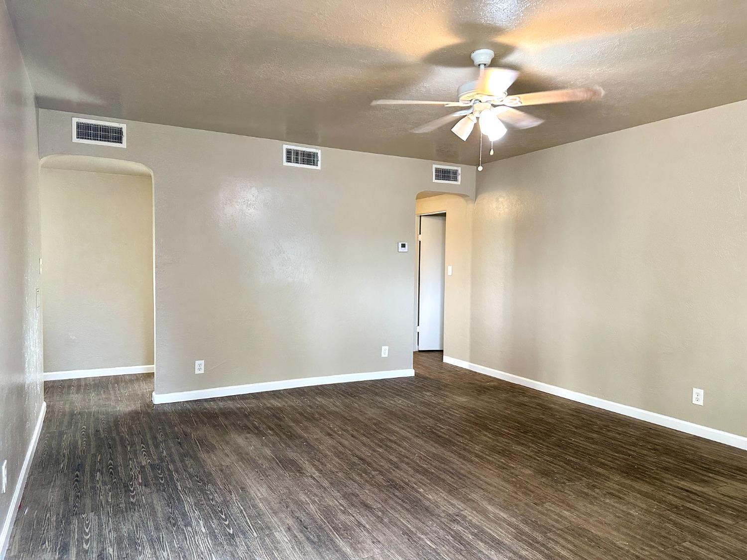 922 E Street Reedley, CA 93654 - Photo 2 of 24