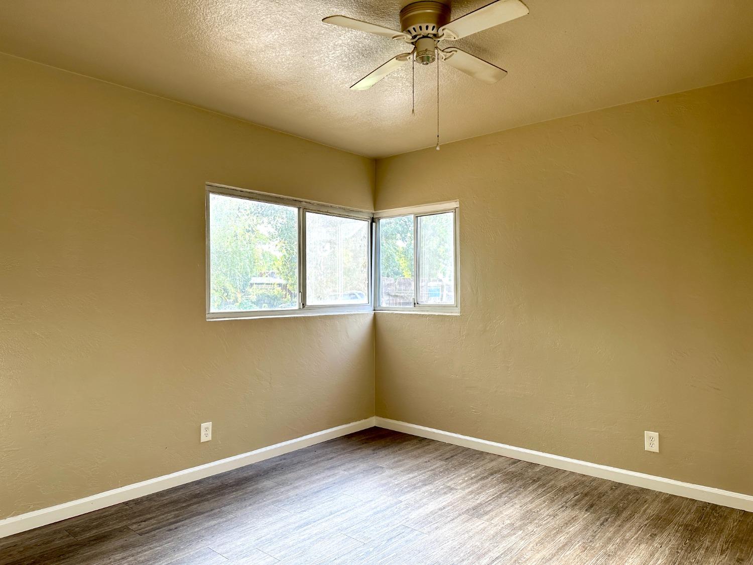 922 E Street Reedley, CA 93654 - Photo 9 of 24