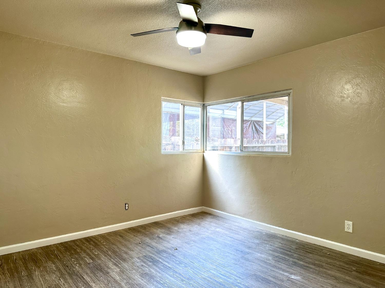 922 E Street Reedley, CA 93654 - Photo 10 of 24