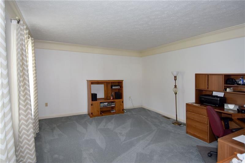 3076 Haberlein Road Gibsonia, PA 15044 - Photo 6 of 25 Gallery Image 6