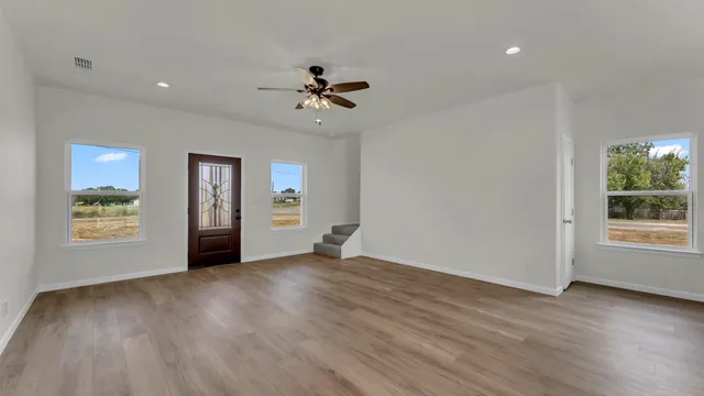 $348,900 | 338 Golden Beach Drive, Buchanan Dam, TX 78609