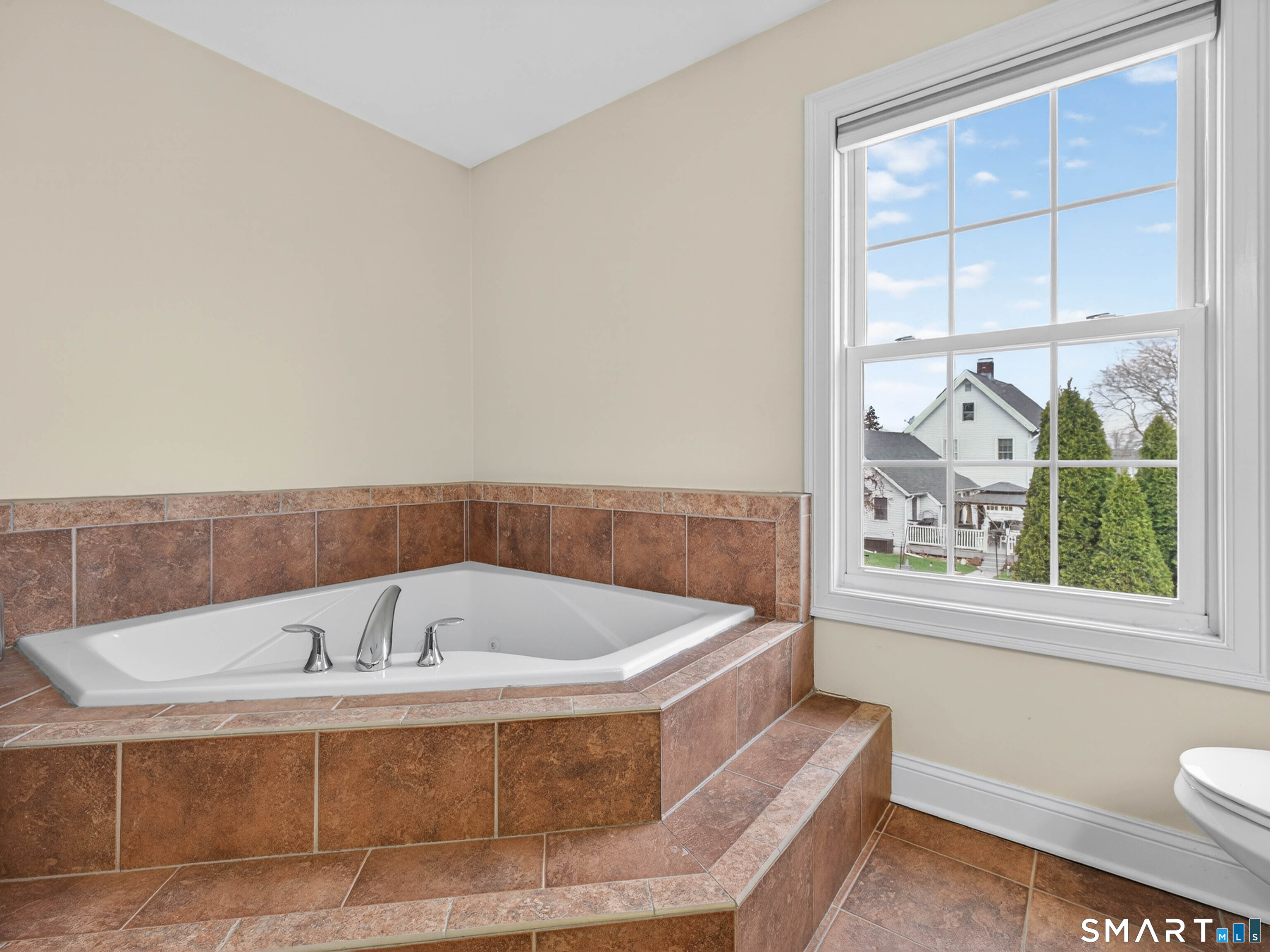 6 Constance Street New Haven, CT 06512 - Photo 22 of 39 a bath tub sitting next to a window