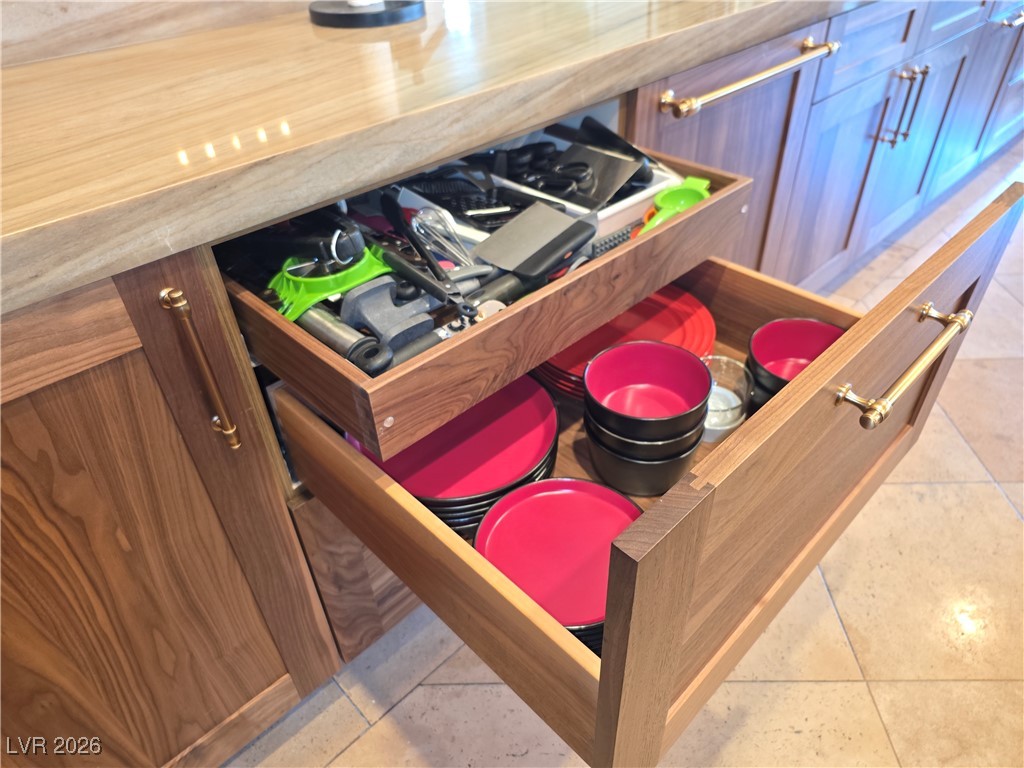 2817 High View Drive Henderson, NV 89014 - Photo 26 of 77 Kitchen view