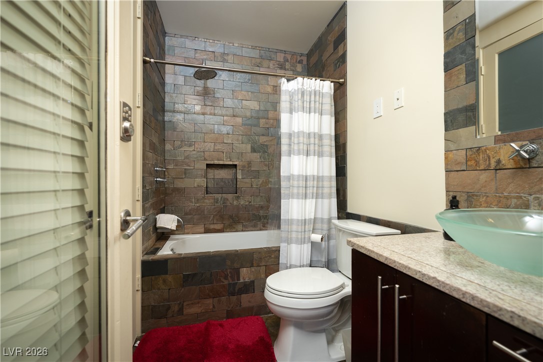 2817 High View Drive Henderson, NV 89014 - Photo 72 of 77 Bathroom with vanity and tiled shower / bath combo