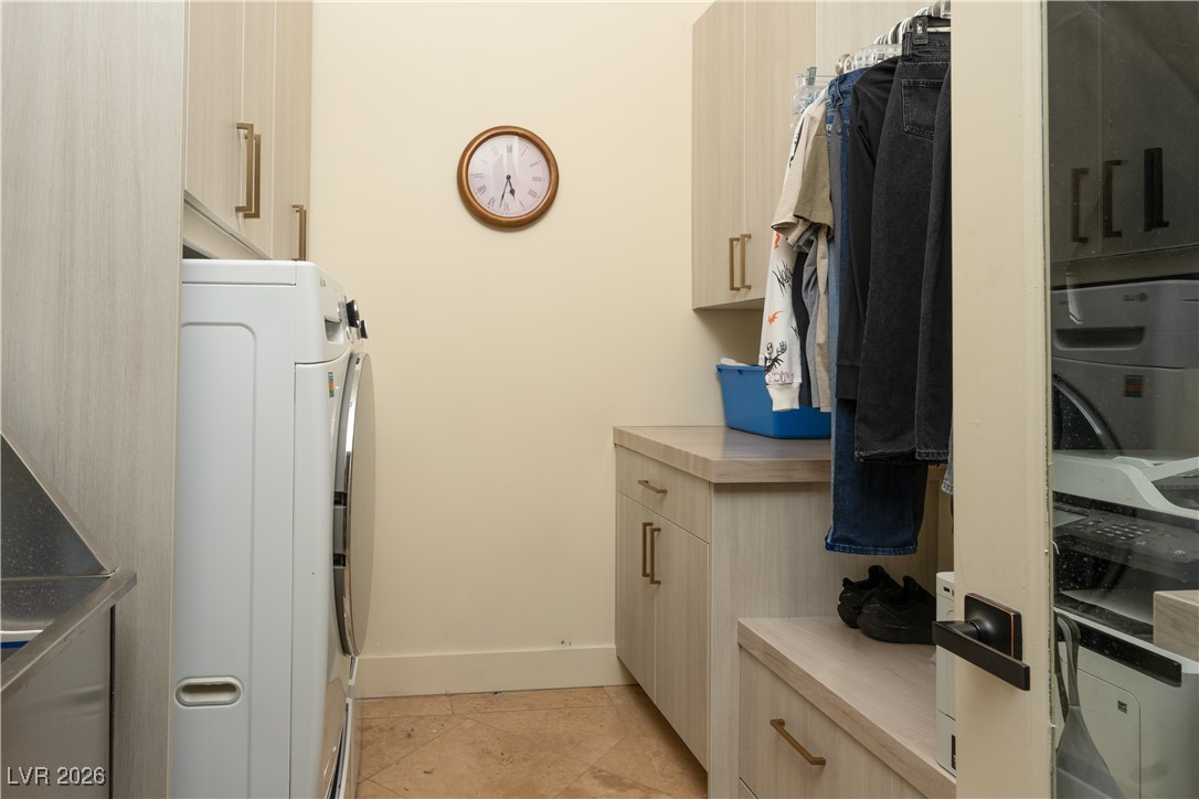 2817 High View Drive Henderson, NV 89014 - Photo 73 of 77 Laundry room with cabinet space and independent washer and dryer