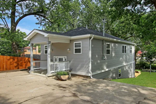 $299,900 | 26211 Forest Court, Antioch, IL 60002