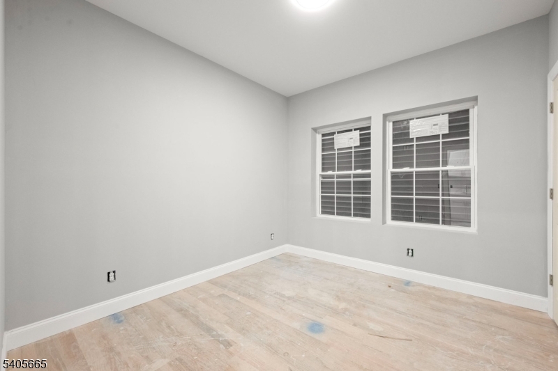 512 South 15th Street Newark, NJ 07103 - Photo 14 of 35 a view of an empty room with a window