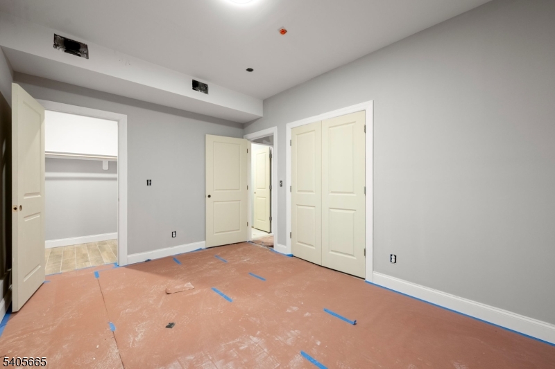 512 South 15th Street Newark, NJ 07103 - Photo 9 of 35 a view of an empty room