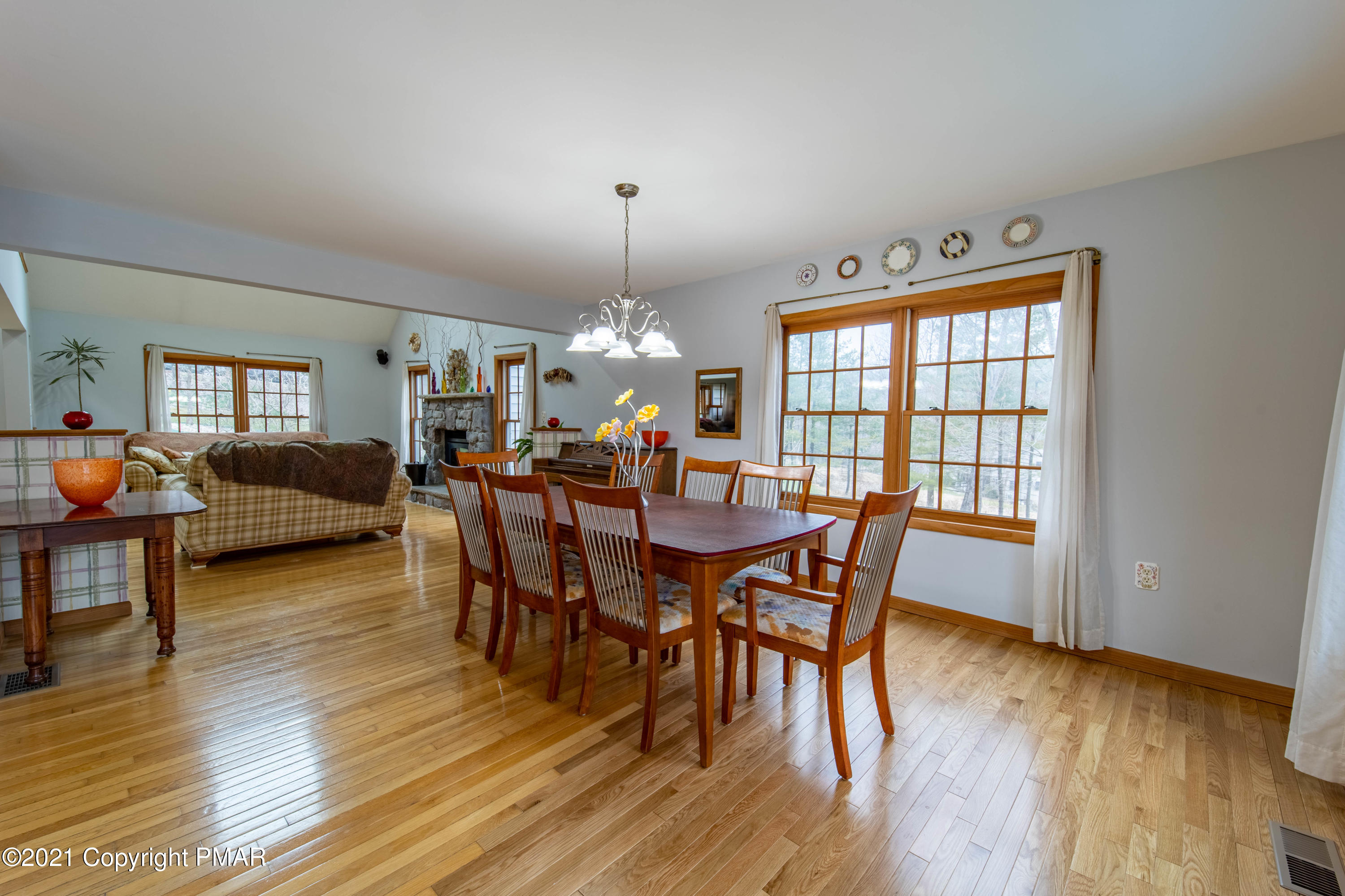1810 Twin Pine Road Stroudsburg, PA 18360 - Photo 8 of 35 dining area 2