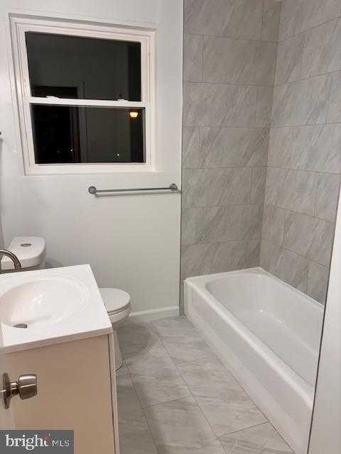 7912 Riggs Road Hyattsville, MD 20783 - Photo 17 of 40 View of 2nd Fl Bathroom