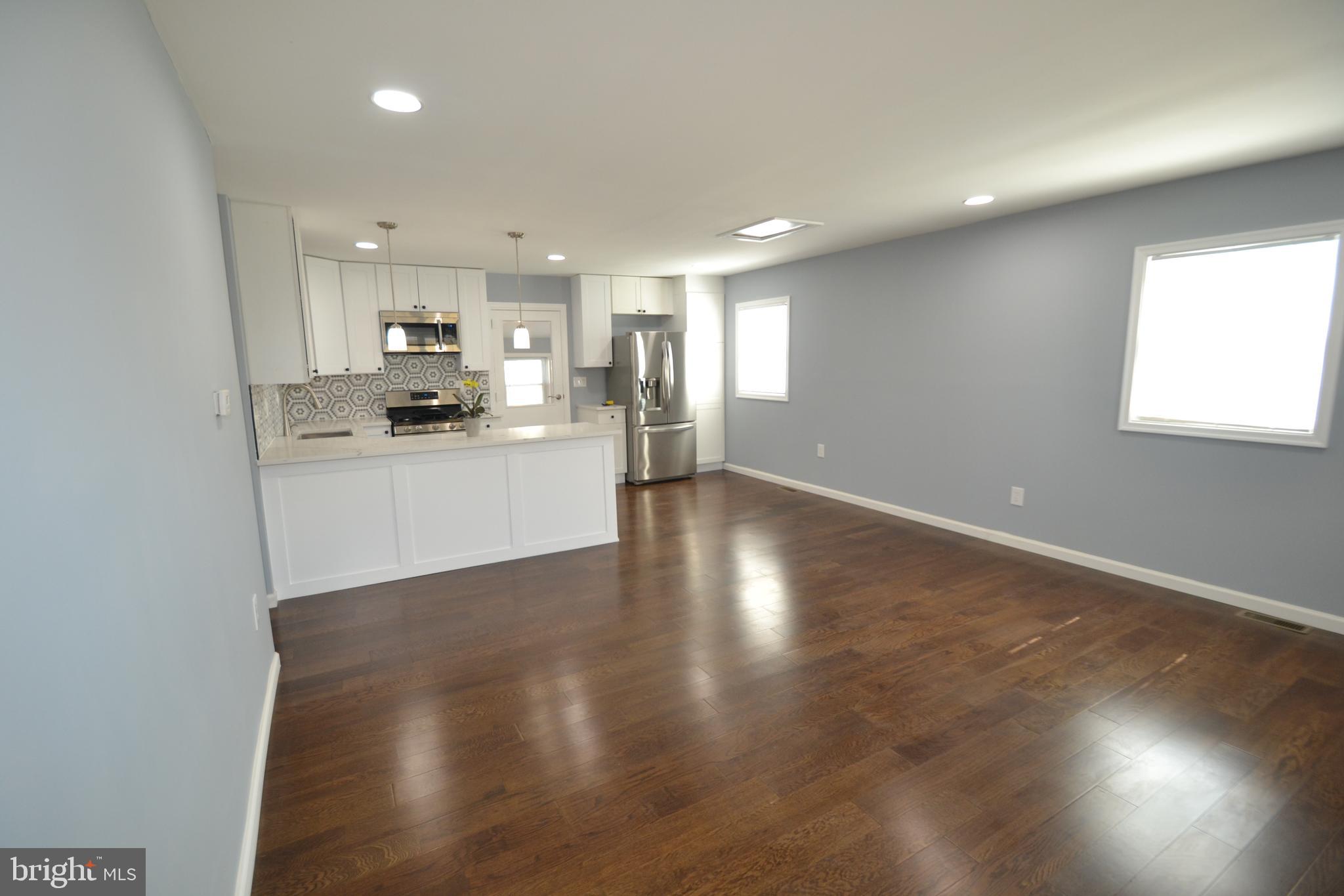 8 Oakmere Road Owings Mills, MD 21117 - Photo 4 of 21 Living Room