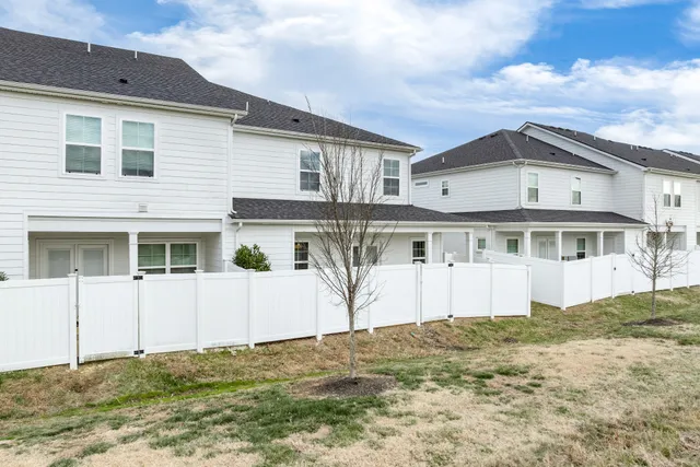 $415,000 | 4240 Spyglass Drive, Murfreesboro, TN 37127