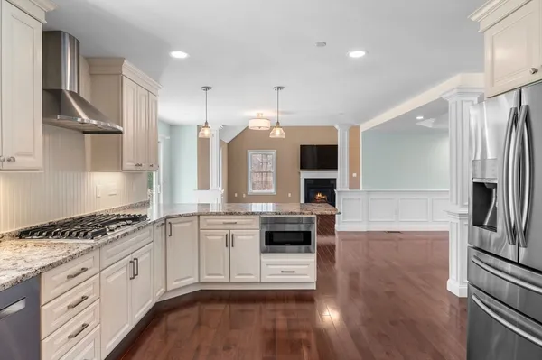 $997,000 | 10 Delray Drive, Haverhill, MA 01832