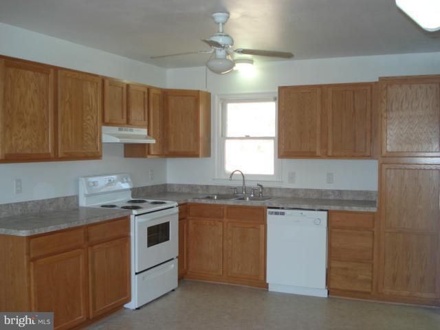 8511 River Road Lancaster, VA 22503 - Photo 1 of 7 Kitchen