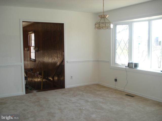 8511 River Road Lancaster, VA 22503 - Photo 5 of 7 Living Room