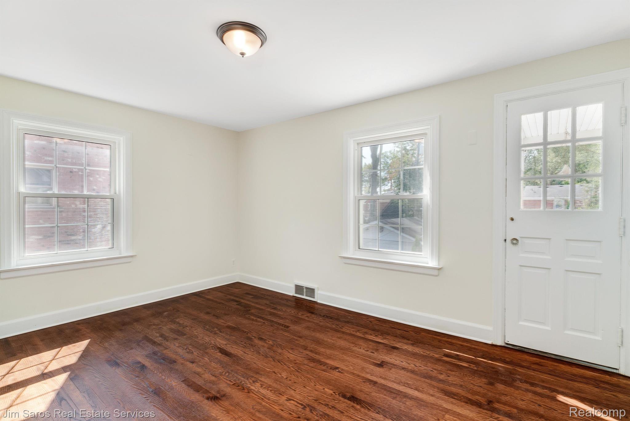 1689 Broadstone Road Grosse Pointe, MI 48236 - Photo 22 of 35 Gallery Image 22