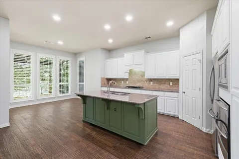 $750,000 | 1731 Meadows Avenue, Lantana, TX 76226