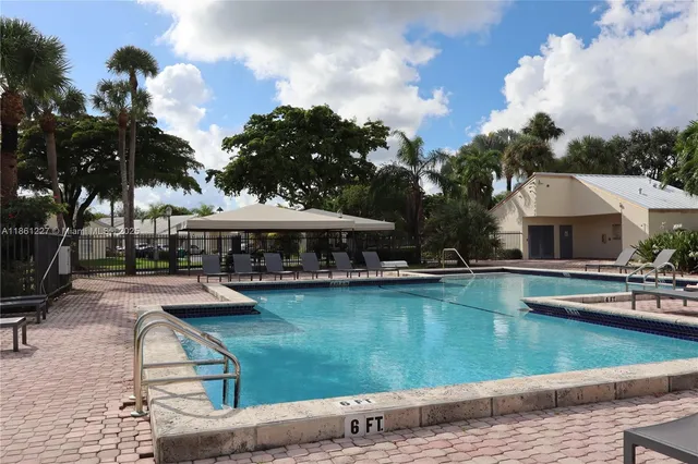 a view of a tennis court