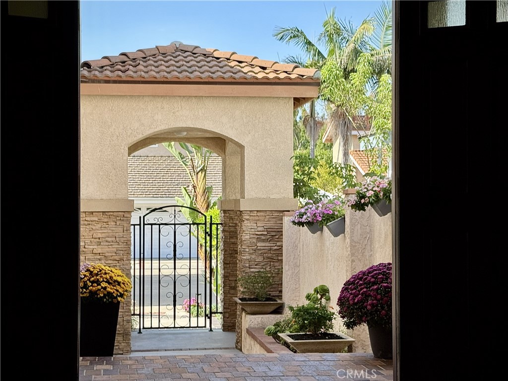 29 Sandstone Irvine, CA 92604 - Photo 2 of 31